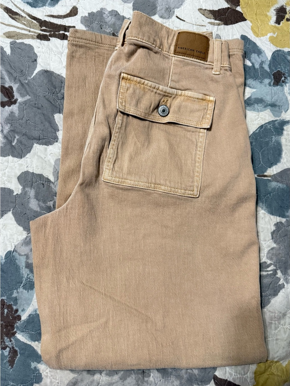 American Eagle Outfitters Women’s Tan Super High Rise Baggy Wide Leg Jeans